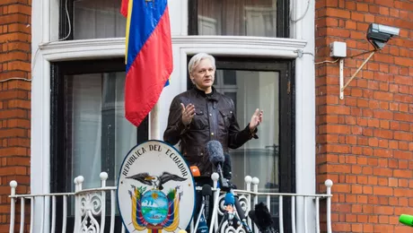 Julian Assange, acuzat că ar fi vrut să creeze un centru de spionaj. Cine face acuzațiile